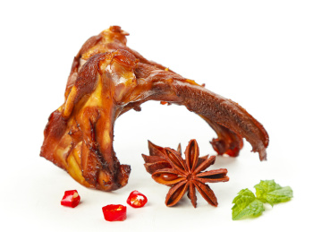 白底上的香辣鸭架