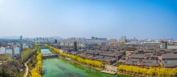 航拍春天的山东青州古城城市建筑风景