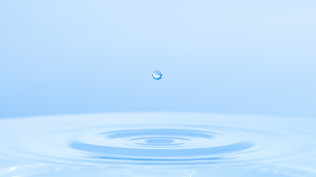 水滴高速落下