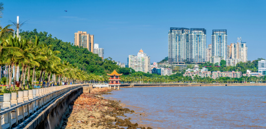 中国广东珠海海滨情侣路风光