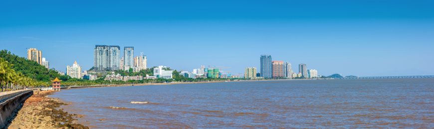 中国广东珠海海滨情侣路风光