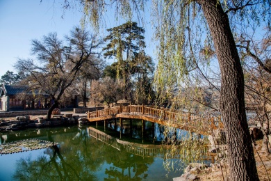 中国河北承德避暑山庄镜湖湖畔