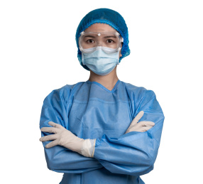 亚洲医护人员身穿隔离衣