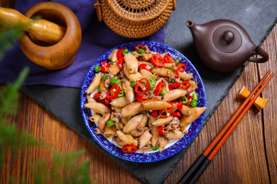 家常菜美食小吃辣椒炒小墨鱼