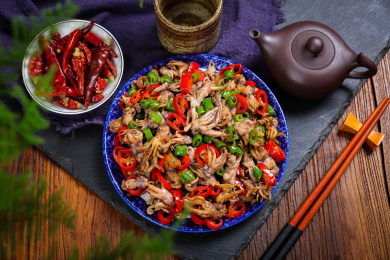 营养美味炒海鲜辣椒炒小墨鱼