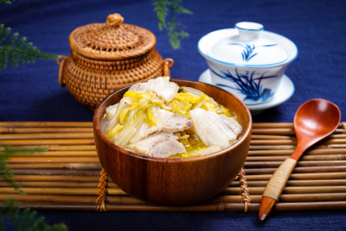 营养美味特色菜酸菜炖白肉