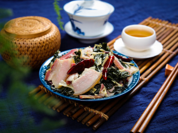 家常小炒菜肴腌菜干炒咸肉