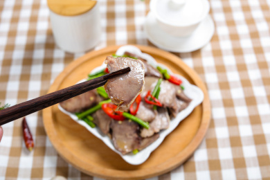 美味家常菜小炒蒜苔猪舌头