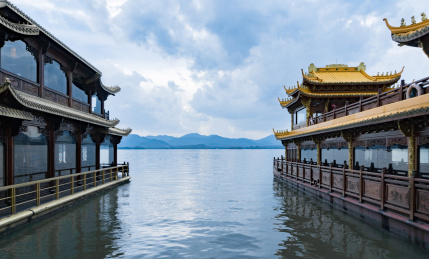 中国浙江杭州西湖上的画舫
