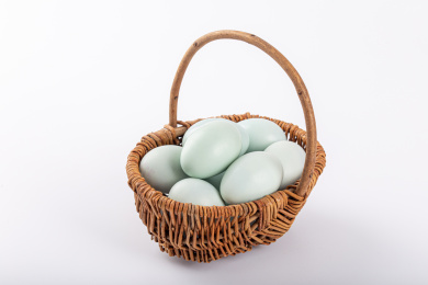 餐盘里的咸鸭蛋