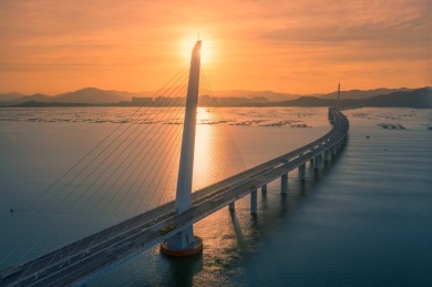 中国广东省深圳市后海深圳湾大桥日出风光