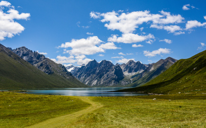 青海省久治县年保玉则风光