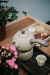 陶壶煮茶和小点心