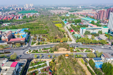 航拍中国河南新郑郑韩故城遗址公园城墙