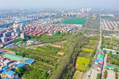 航拍中国河南新郑郑韩故城遗址公园城墙