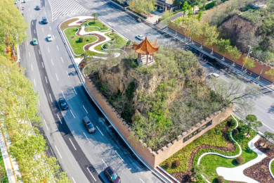 航拍中国河南新郑郑韩故城遗址公园城墙