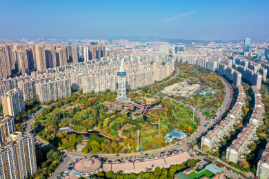 航拍中国云南昆明世纪城如意公园城市街区