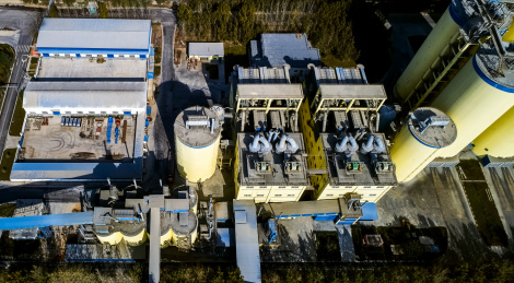 航拍重型水泥生产制造厂区