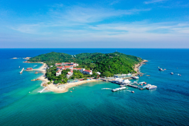 航拍中国海南三亚蜈支洲岛旅游区海岛美景