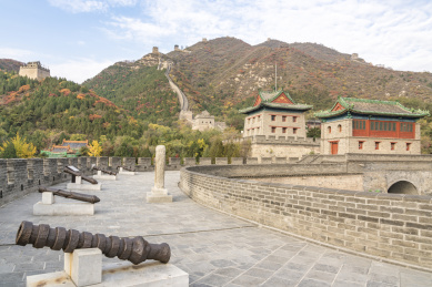 秋天居庸关长城红叶