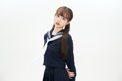 身穿日系高中制服的美丽少女