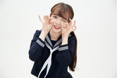 身穿日系高中制服的美丽少女