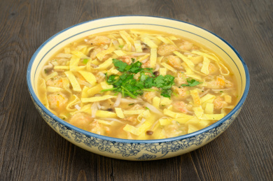 酸菜炖丸子