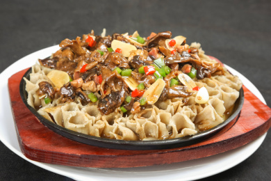 羊肉口蘑焖莜面