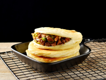 老潼关金丝饼白吉馍肉夹馍