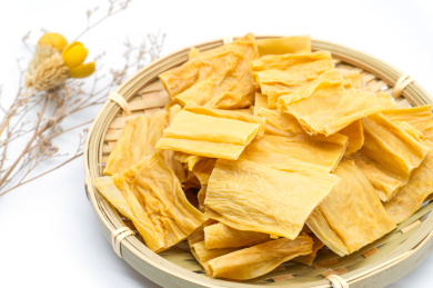 白色背景传统客家腐竹干货