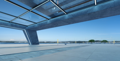 空地和摩登建筑物