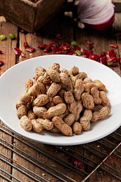 盐水五香煮带壳花生