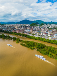 竖屏航拍桂林漓江风景区