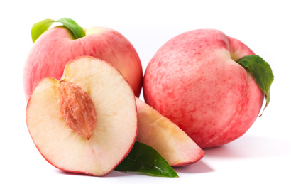 天然生态的白底多汁的白花桃水果