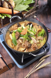 中餐传统美食锅仔一品炖排骨
