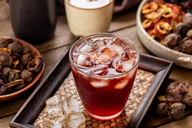 杯子里的酸梅汤