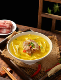 金汤肥牛笋片汤