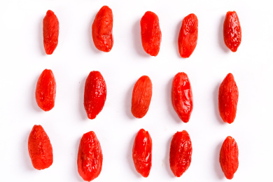 白底上放着宁夏枸杞