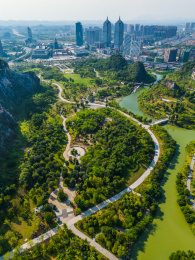 竖屏航拍中国广西临桂新区山水公园