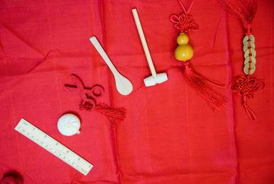 用于抓周的各种道具