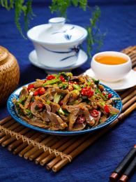 美味家常菜拌卤鸡胗