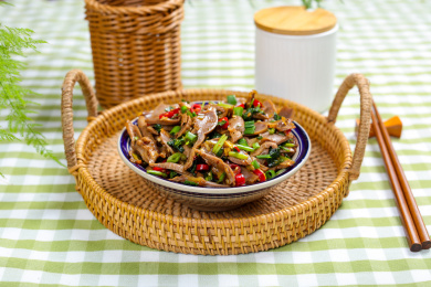 美味家常菜拌卤鸡胗