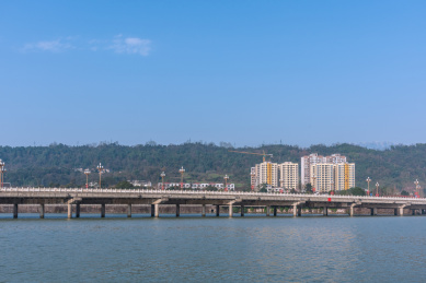 中国四川雅安的青衣江大桥