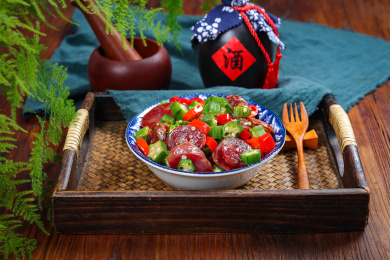 美味家常菜秋葵炒腊肠