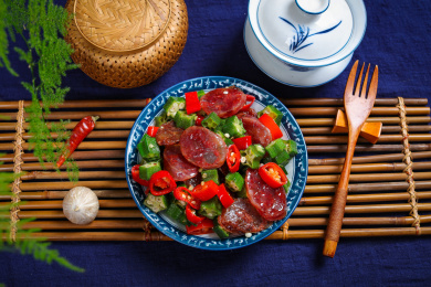 美味家常菜秋葵炒腊肠