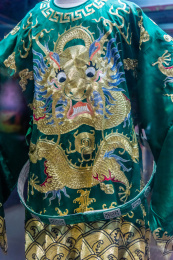 中国川剧戏服绿蟒袍