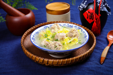 营养美味家常菜白菜肉丸汤