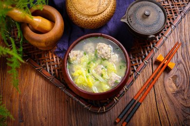 家常汤菜美食娃娃菜肉丸汤