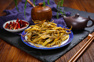 特色客家盐焗菜盐焗鸭舌头