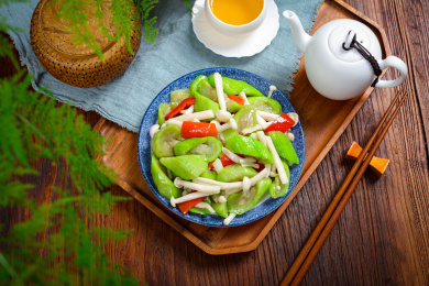 营养美味家常菜海鲜菇炒胜瓜